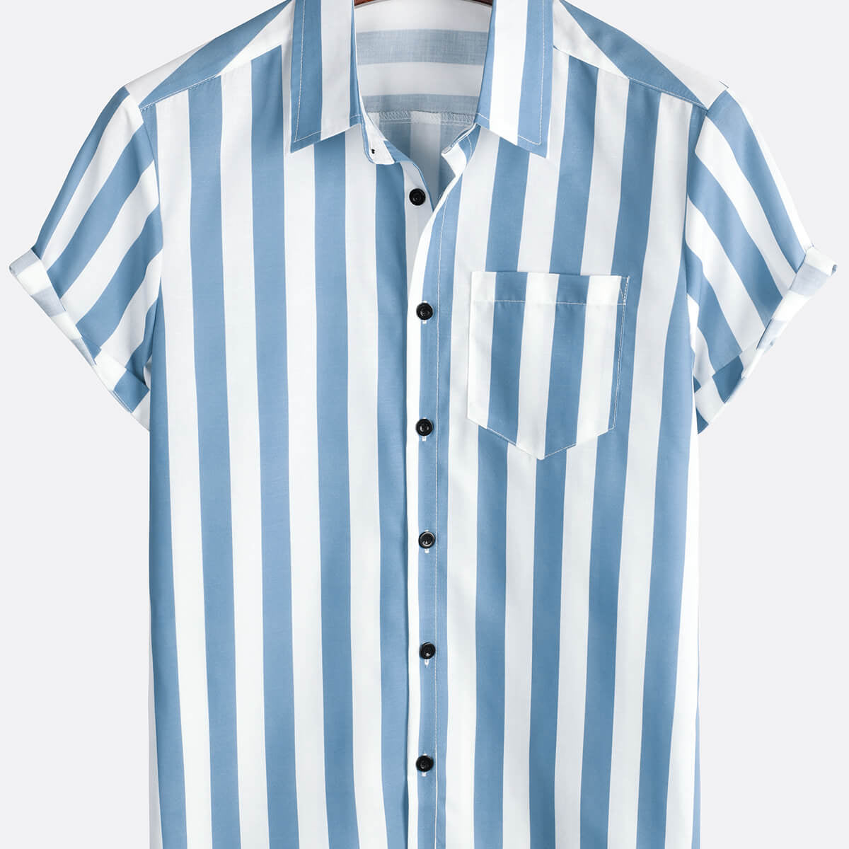 Camisa de manga corta con botones de verano con bolsillo informal a rayas azules y blancas para hombre