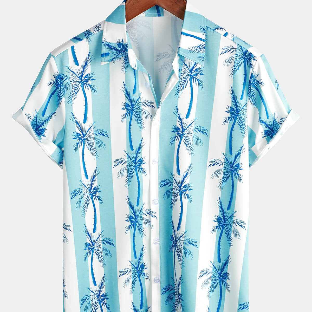 Camisa hawaiana de manga corta con botones y rayas blancas y azules claras con estampado de palmeras tropicales para hombre